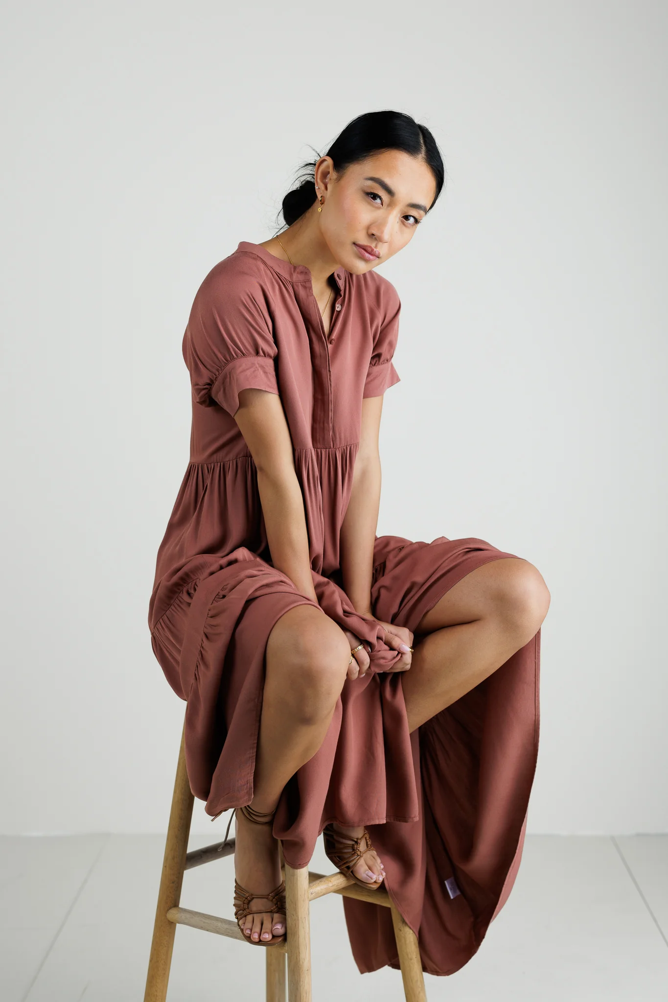 Amanda Tiered Dress in Raisin - Image 4