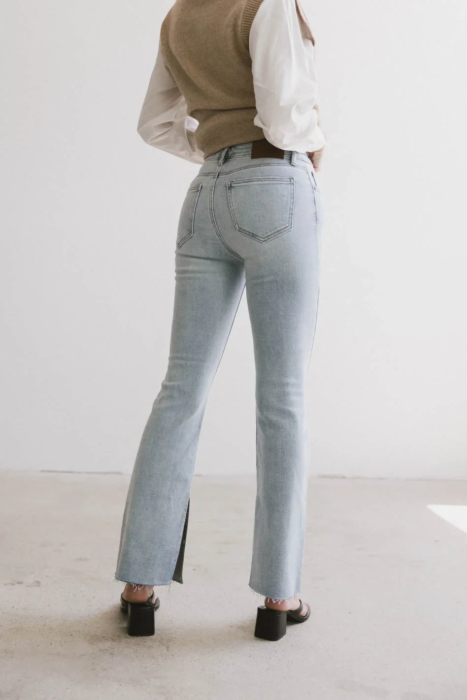 Ryan Bootcut Jeans in Light Wash - FINAL SALE - Image 4